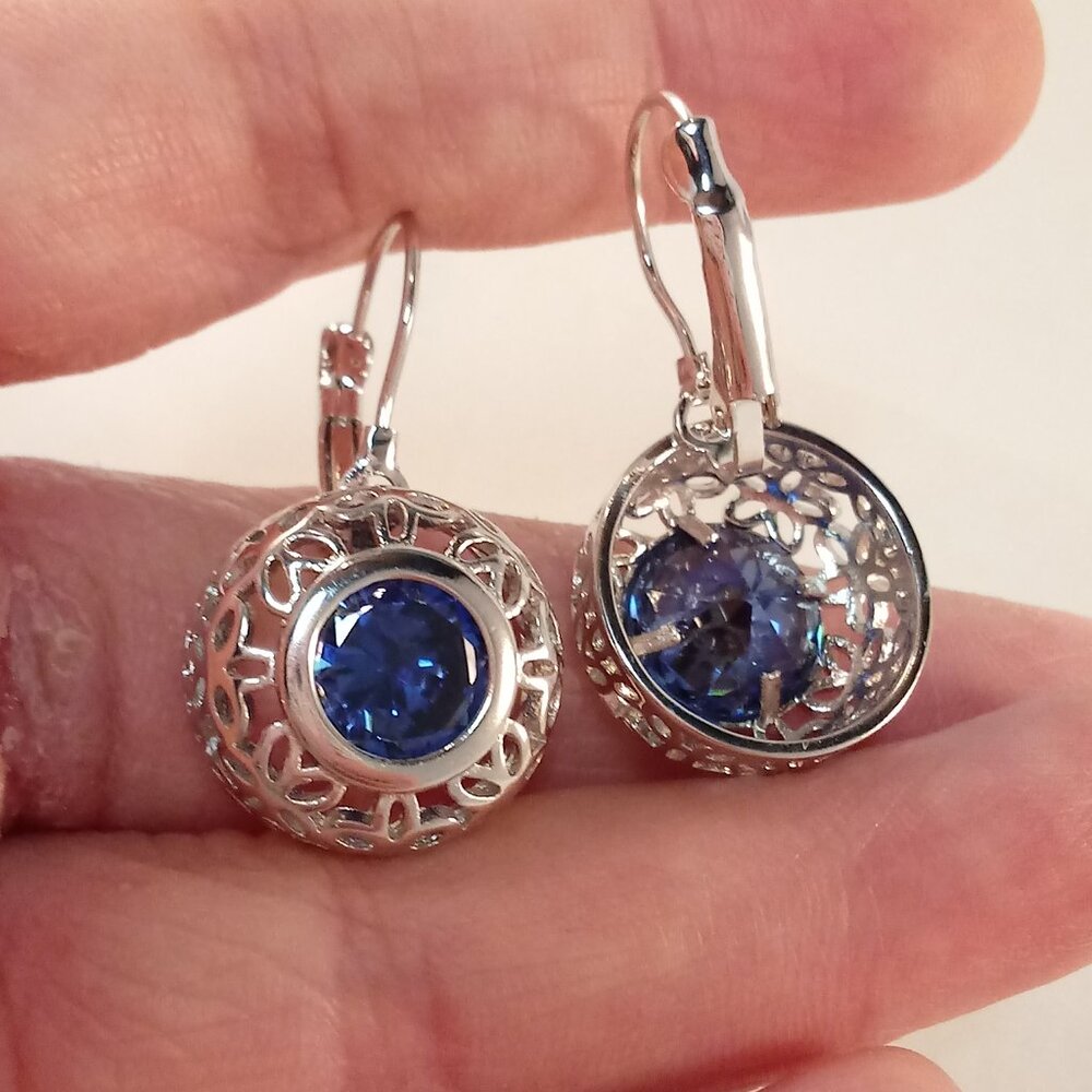 18K White Gold Filled Flower Carved Bezel Navy Blue Diamond Zircon Earrings Gift - Picture 4 of 4